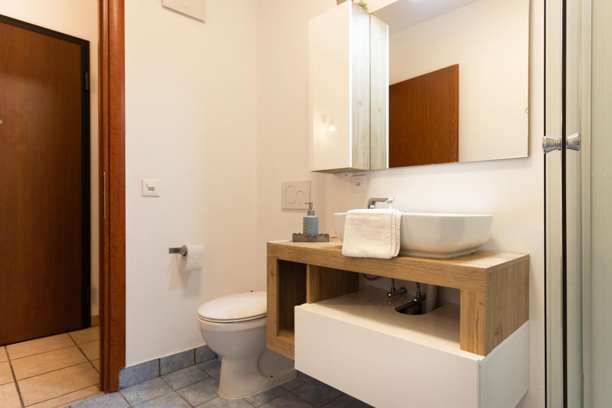 Bnb La Piccola - Free Parking Lugano Esterno foto