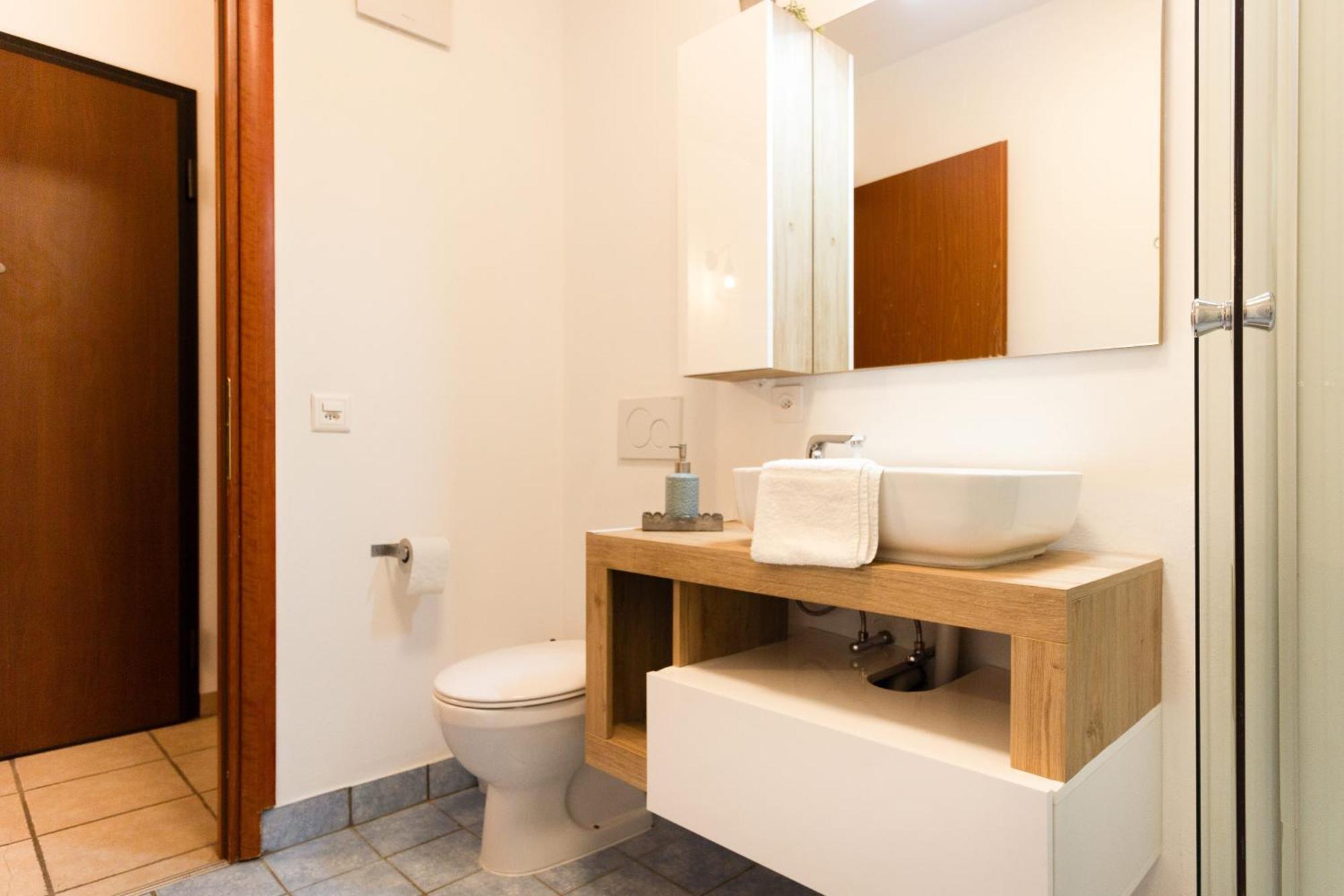 Bnb La Piccola - Free Parking Lugano Esterno foto
