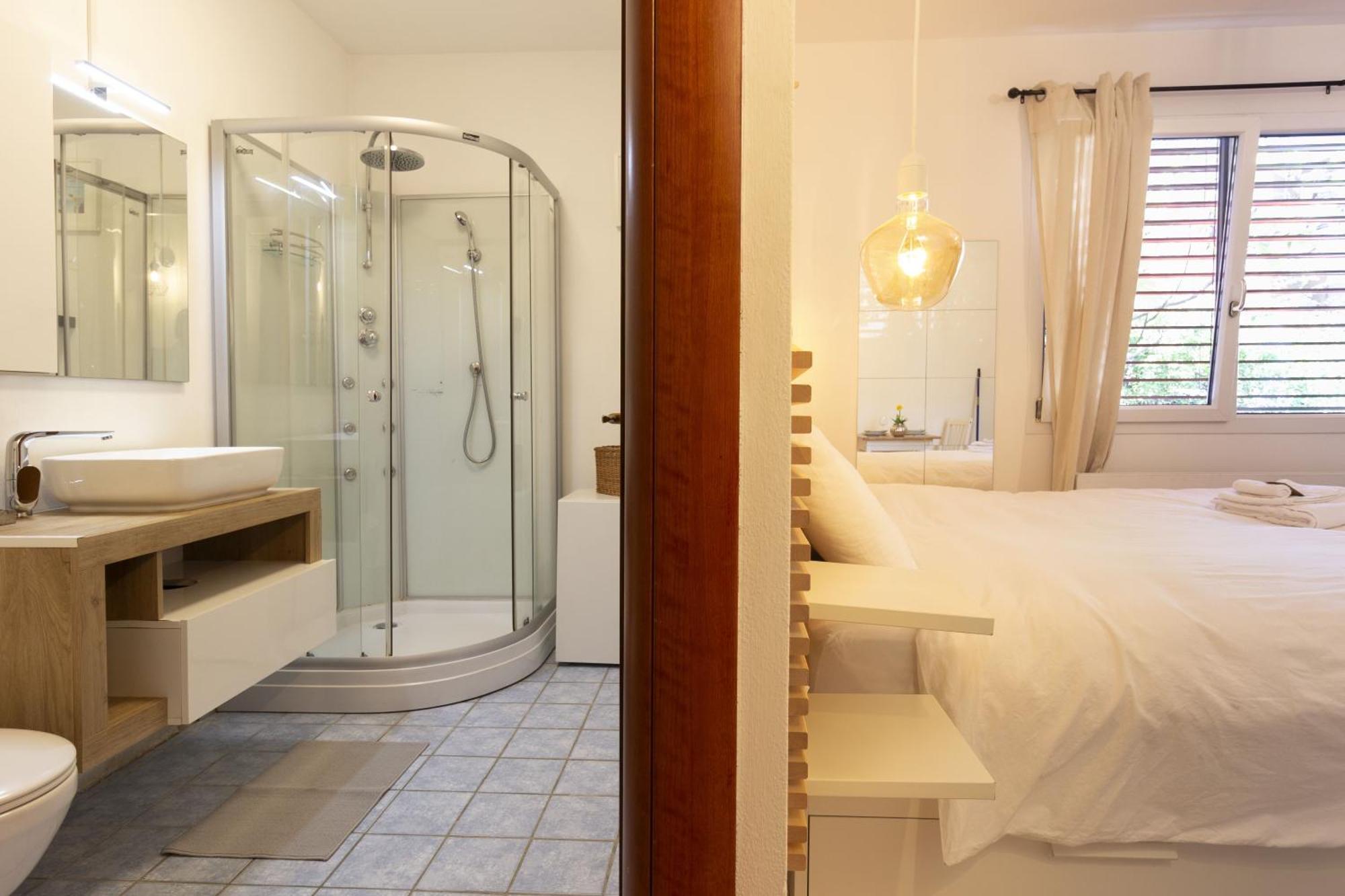 Bnb La Piccola - Free Parking Lugano Esterno foto